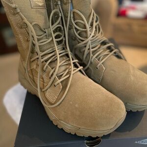 Merrill Tactical Boot MQC2 - Men’s Size 8
